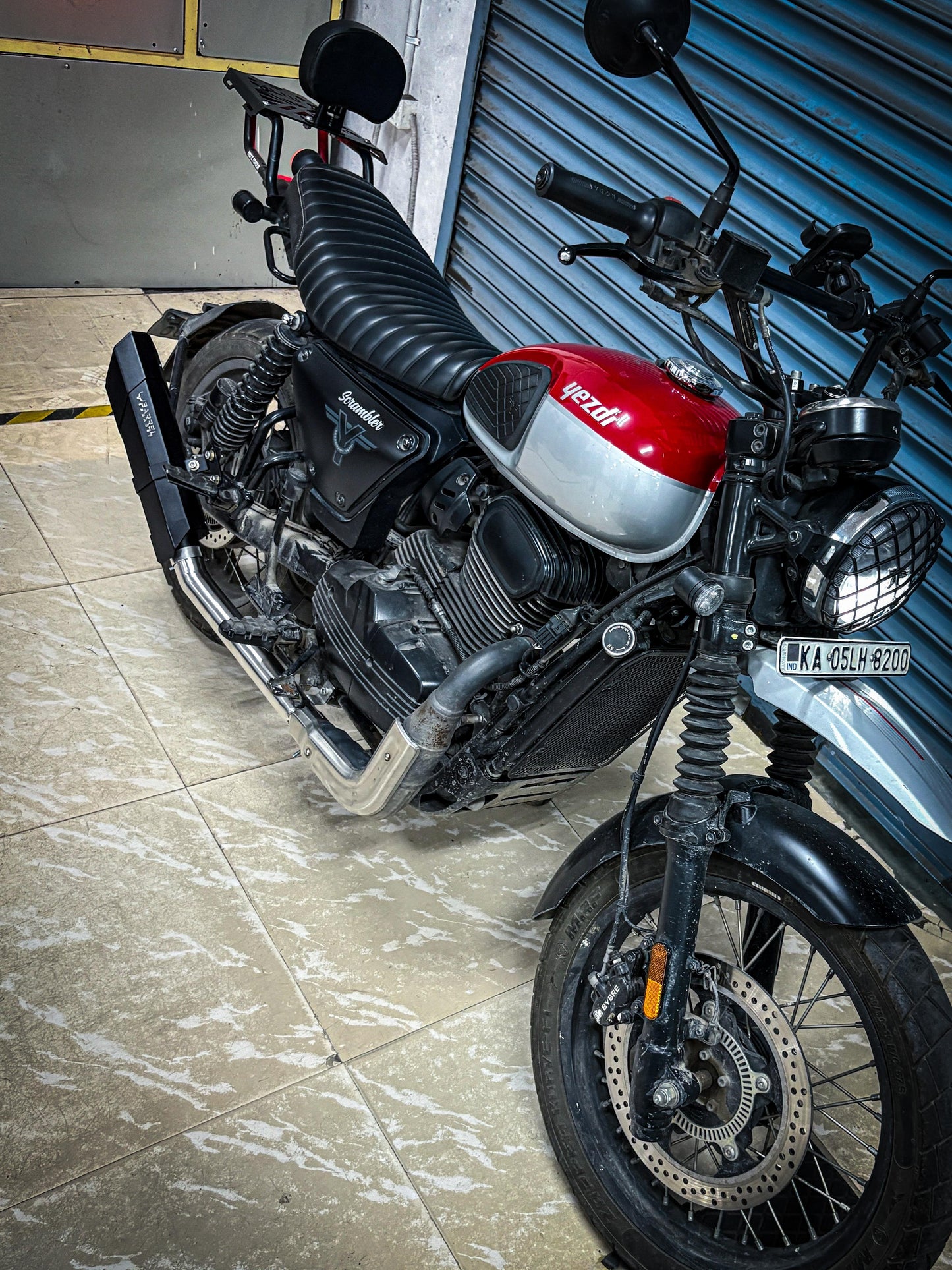 Barrel Rogue 2.0 for Yezdi Scrambler